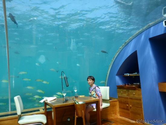 Ithaa Undersea lunch