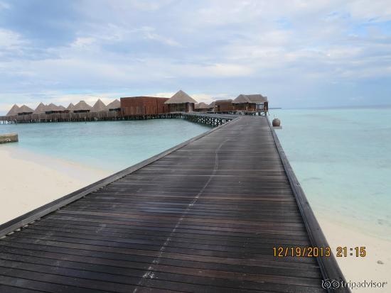 Walkway to Overwater villas and Mandhoo restaurant