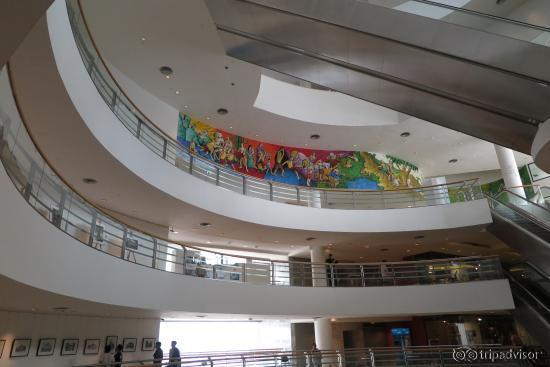 อาคารมีทั้งหมด4 ชั้นครับ