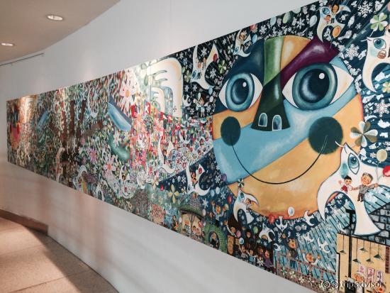 Ярко и позитивно