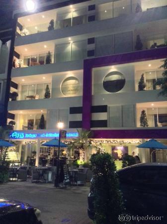 Apartments with bar and cafe