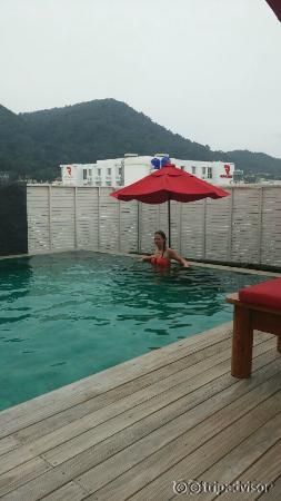 pool 4th floor