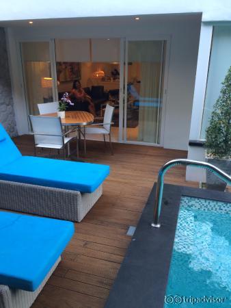 Grand Deluxe Pool Access Room