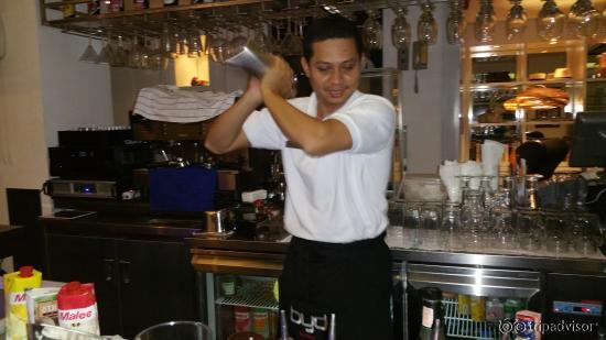 Amaizing Batenders, Mr De De,expert in drinks  in SOHO CAFE.
But how to choose the best pics?