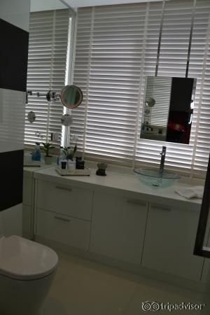 Could have spent hours in this bathroom