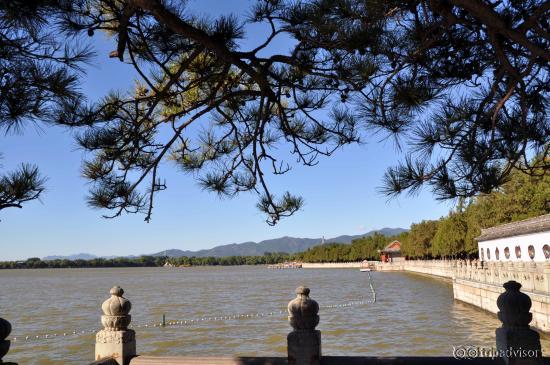 vue agréable du lac.