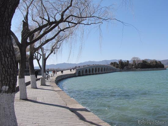 il ponte con 17 archi
