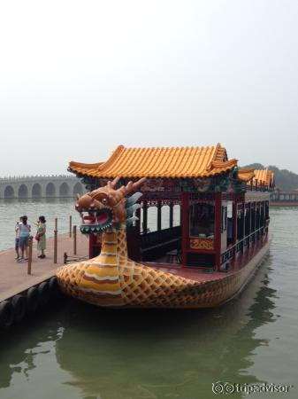 Summer Palace Lake Kumming cruiser