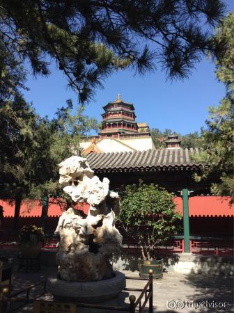 The Lake Summer Palace with views to the temple