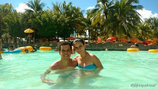A piscina de ondas é divertida, pena que são poucas boias :/