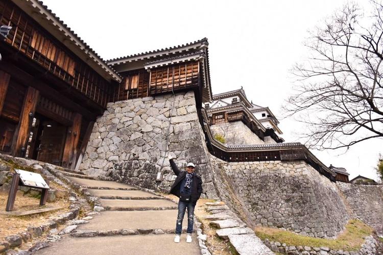 ปราสาทมัตสึยามะ (Matsuyama Castle)