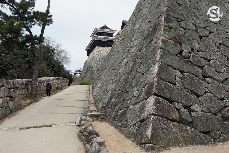 ปราสาทมัตสึยามะ (Matsuyama Castle)