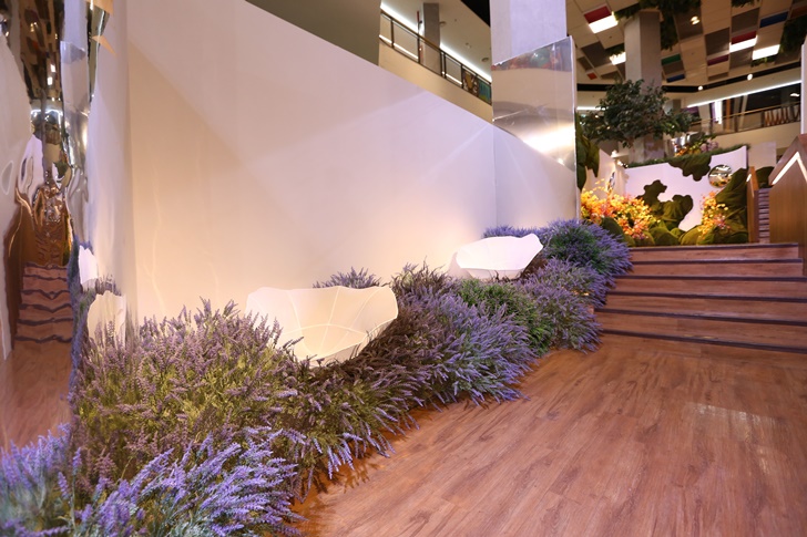 เขาวงกตดอกไม้ รักดอก