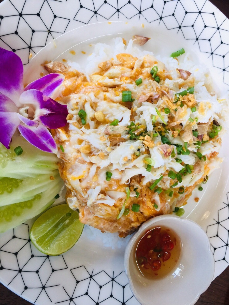 ชวนชิม "ผัดไทย-ข้าวแห้งโคตรเครื่อง" ฝีมือคุณยาย 2 พี่น้อง