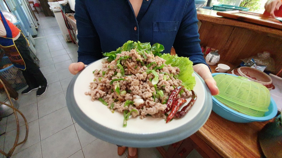 "คุณอิ๋ว เป็ดย่างเมืองเลย" ร้านอร่อยระดับ 5 ดาว การันตีรางวัลมากมาย