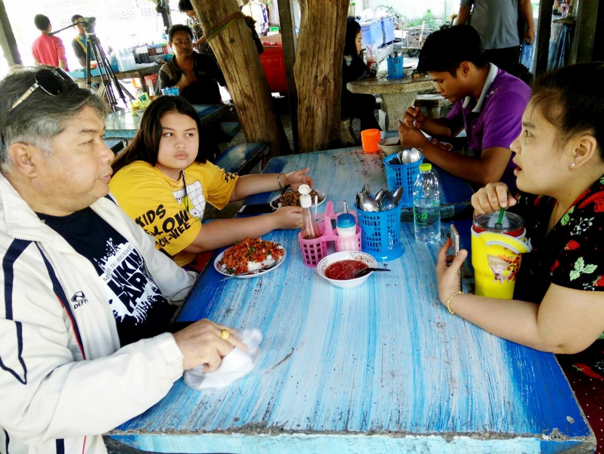 ชวนชิม "ผัดกะเพราข้าวบึ้ม" ราคาถูกอร่อย รับประกันความใหญ่ล้นจาน