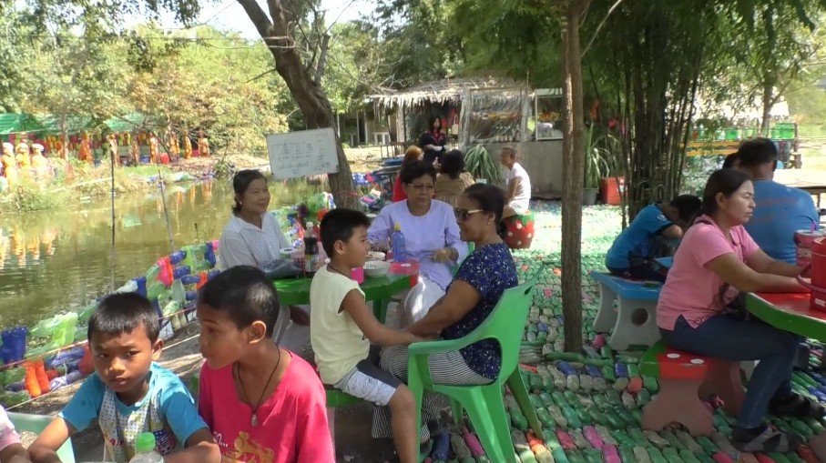 ชวนอุดหนุน "ก๋วยเตี๋ยวพอเพียงชามละ 5 บาท" น้องๆ นักเรียนทำขายหารายได้ไปถ้ำนางนอน