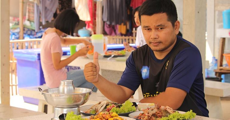 "ครัวริมนา" ร้านอาหารริมทุ่ง แซ่บจี๊ดเด็ดทุกเมนู