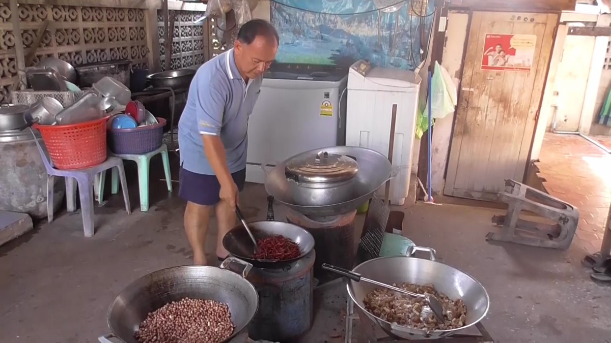 ก๋วยเตี๋ยวนักเลง สูตรต้มยำโบราณดั้งเดิมสืบทอดมากว่า 33 ปี