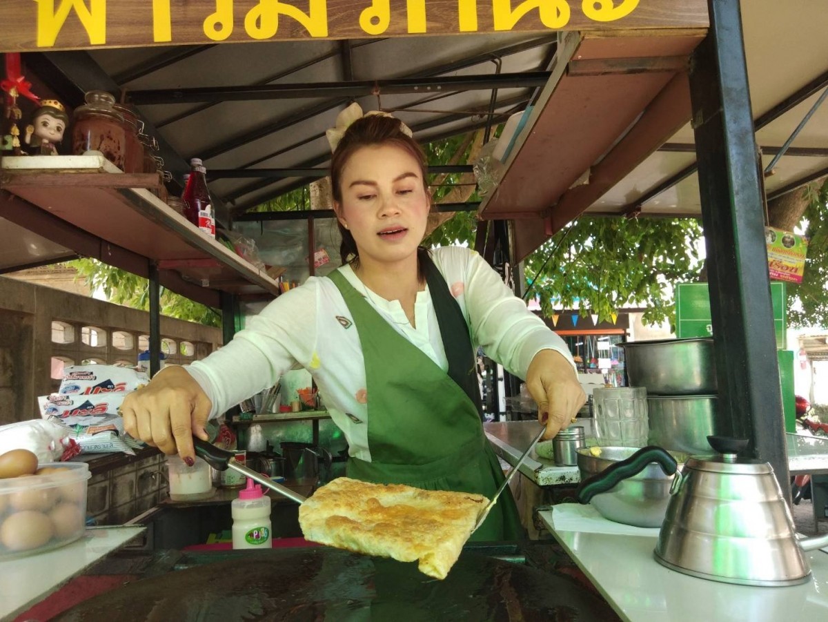 "โรตีกล้วยตาก" ของดีอำเภอบางกระทุ่ม จพิษณุโลก