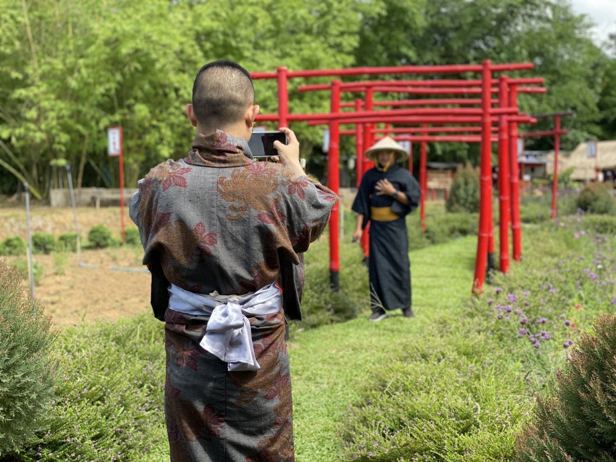 แวะเที่ยวเมืองญี่ปุ่น สวนคาโนนะ สวนลุงไกร ซื้อข้าวเกรียบเห็ดหอม