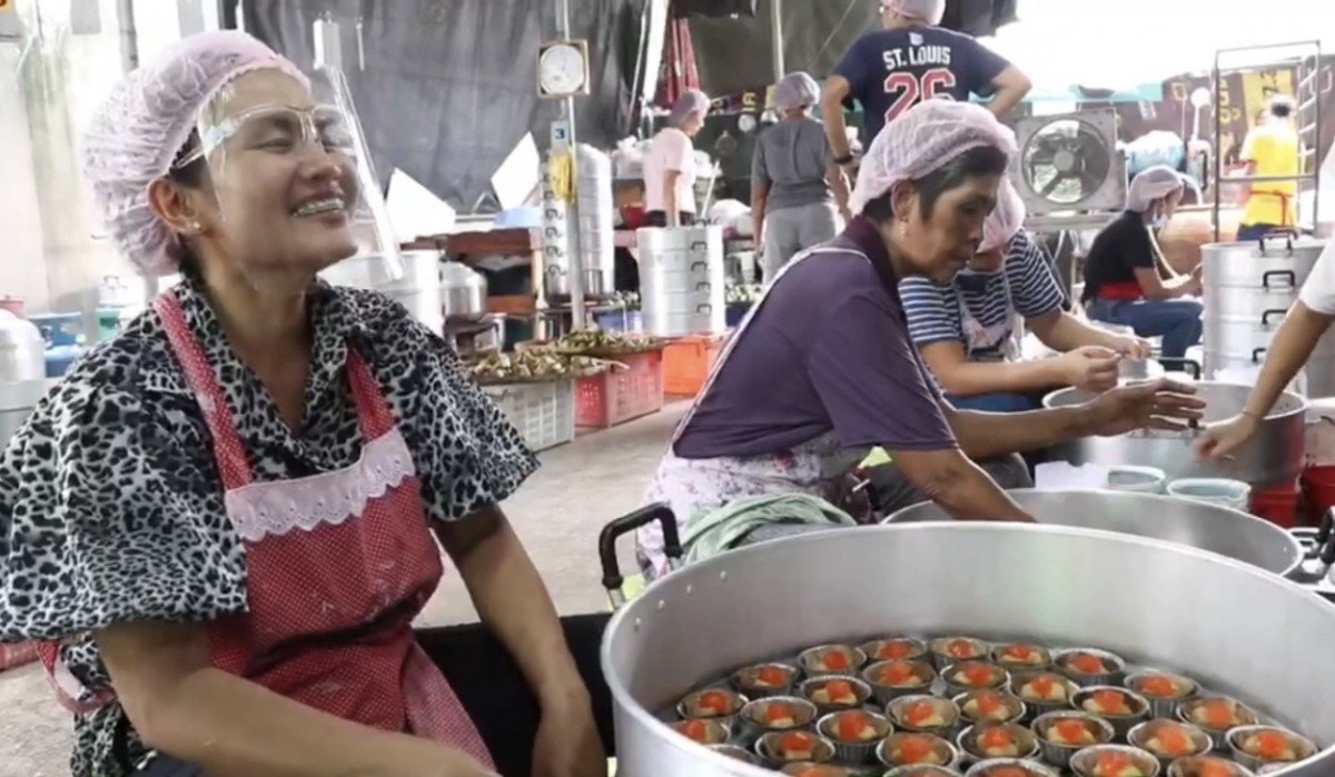 ขนมเทียนยายสุพัตรา ท่าน้ำนนท์ ชิมแล้วจะติดใจ 