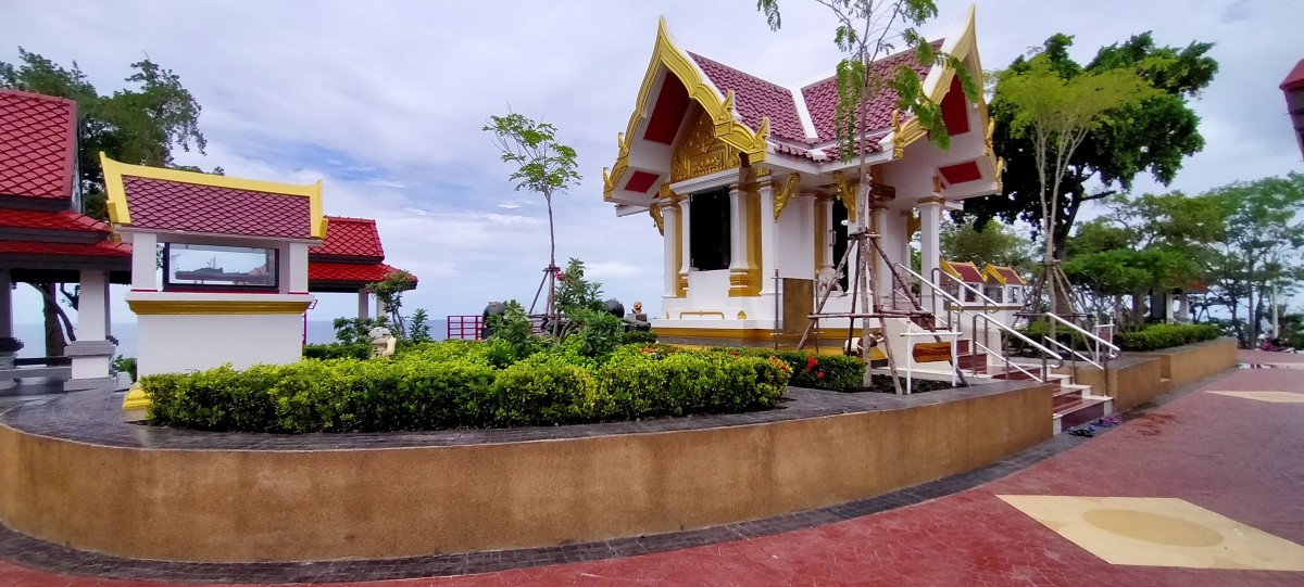 ชมวิวแหลมปู่เจ้า สักการะศาลกรมหลวงชุมพรเขตอุดมศักดิ์