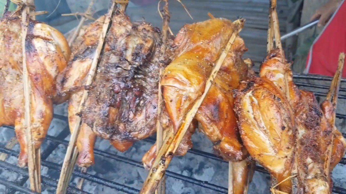 ไก่ย่างพี่โก้ริมทาง ตำนานแสนอร่อยกว่า 13 ปี