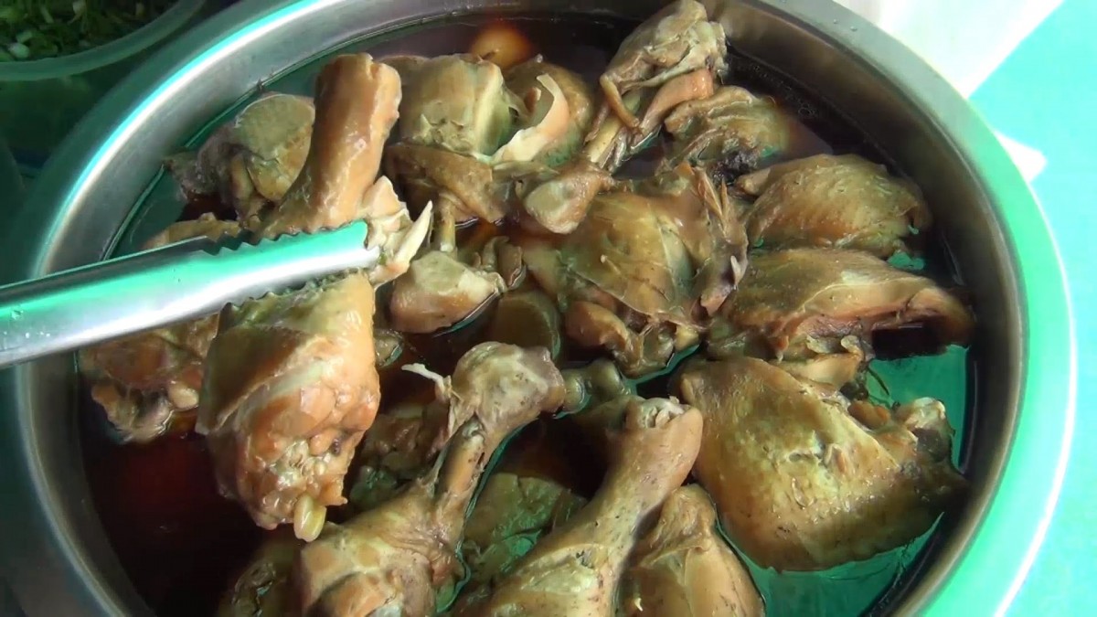 พาชิมก๋วยเตี๋ยวไก่ตุ๋นมะระ กินแล้วอารมณ์ดี