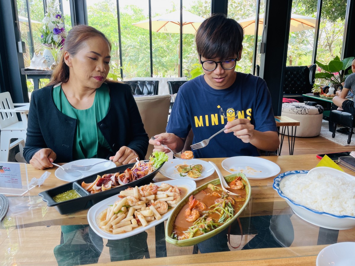 "หมึกสะเด็ด" อร่อยมีครบจบที่เดียว