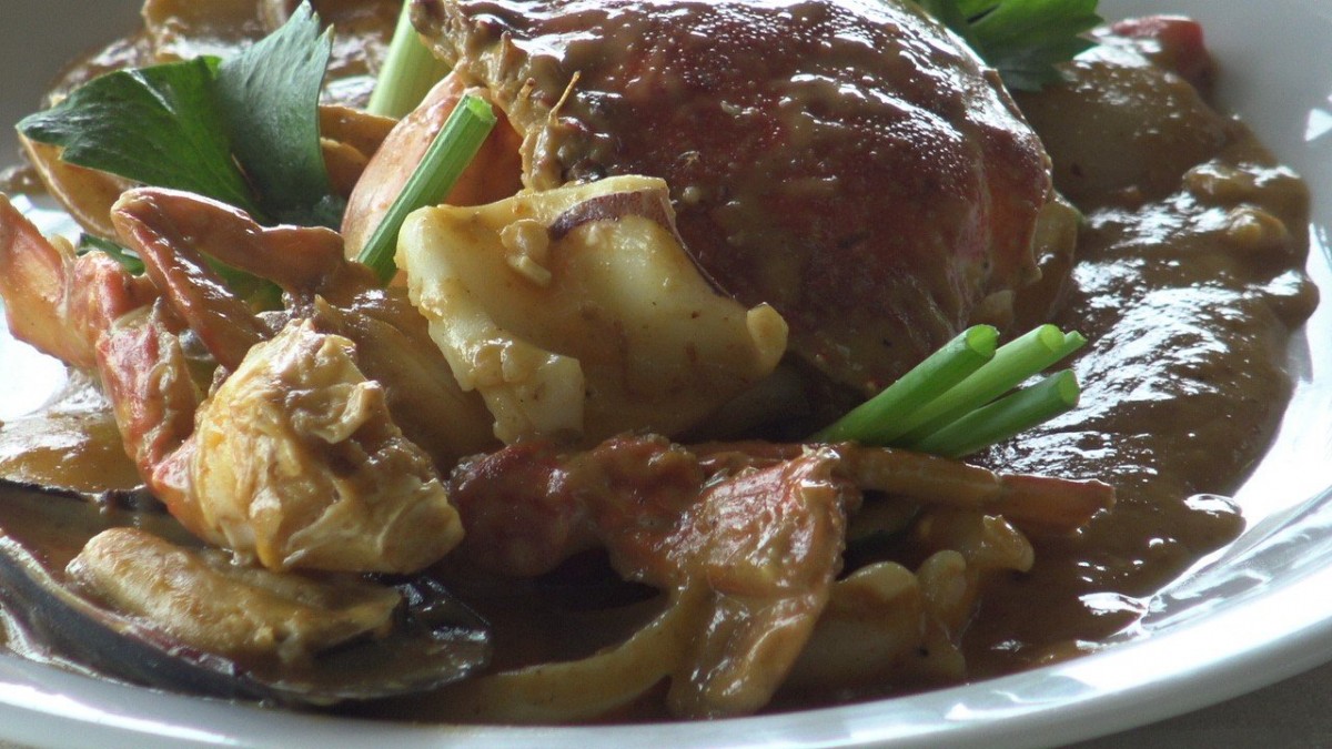 เมนูอร่อย เส้นแกลงผัดทะเล ปลากุเลาเค็ม