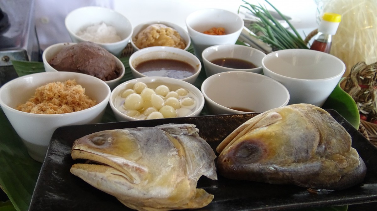 เมนูอร่อย เส้นแกลงผัดทะเล ปลากุเลาเค็ม