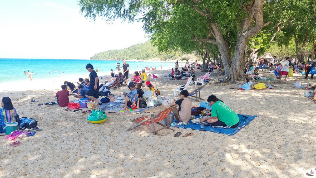 หาดทรายแก้ว สวรรค์ของครอบครัว ที่พักผ่อนหย่อนใจ