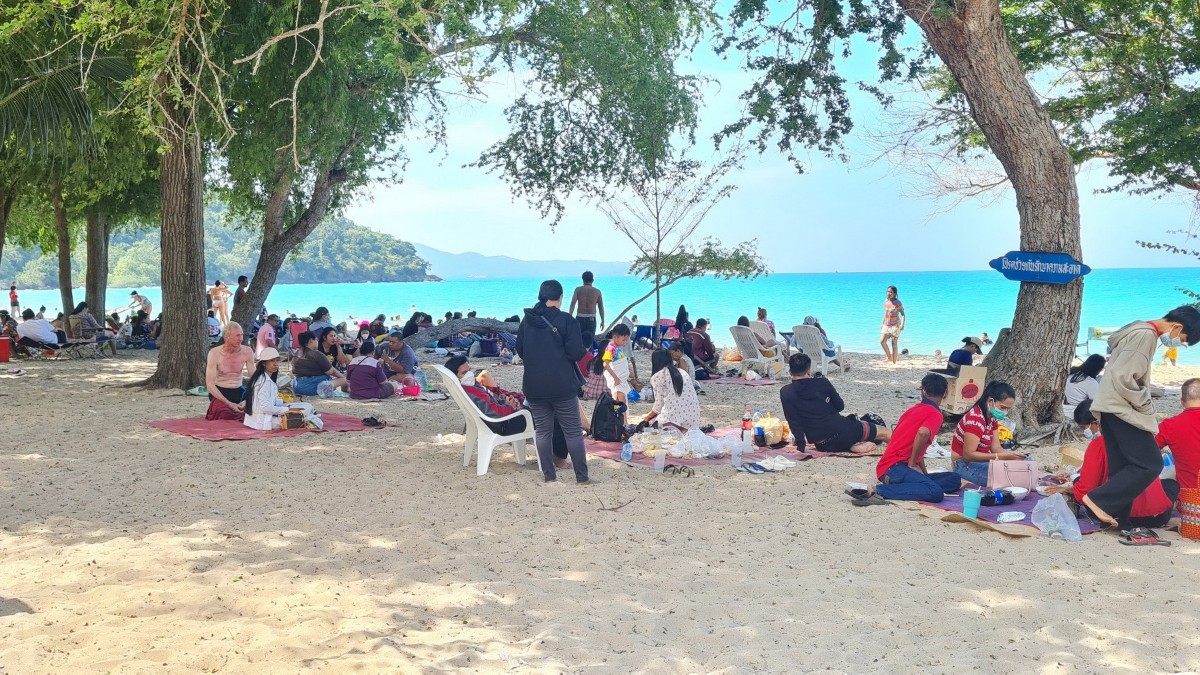 หาดทรายแก้ว สวรรค์ของครอบครัว ที่พักผ่อนหย่อนใจ