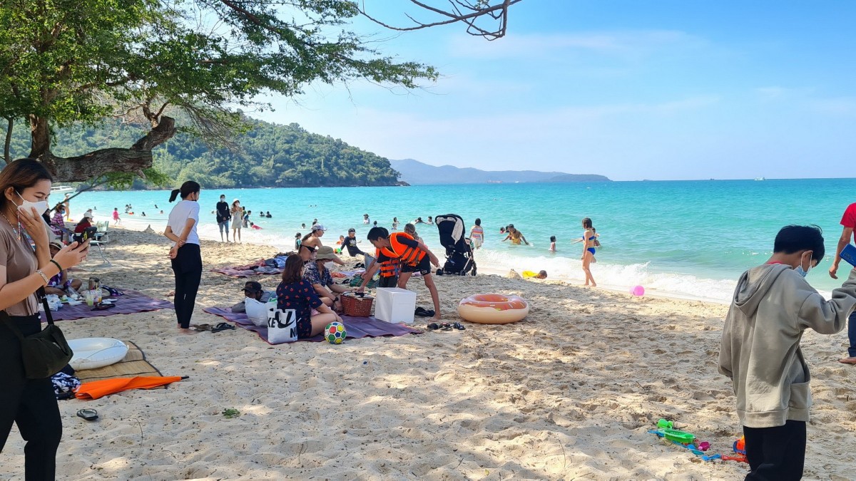 หาดทรายแก้ว สวรรค์ของครอบครัว ที่พักผ่อนหย่อนใจ