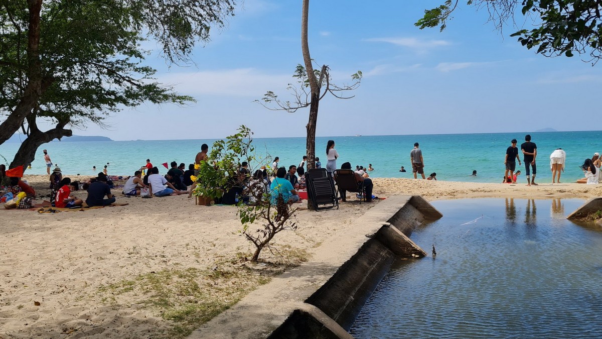 หาดทรายแก้ว สวรรค์ของครอบครัว ที่พักผ่อนหย่อนใจ