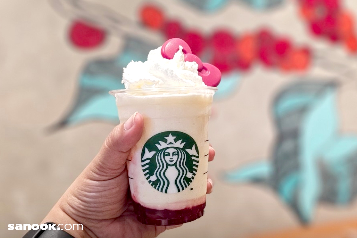 รีวิวเครื่องดื่มรสแอปเปิ้ลและคอลเลกชันสุดคิวท์จาก Hello Kitty | Starbucks