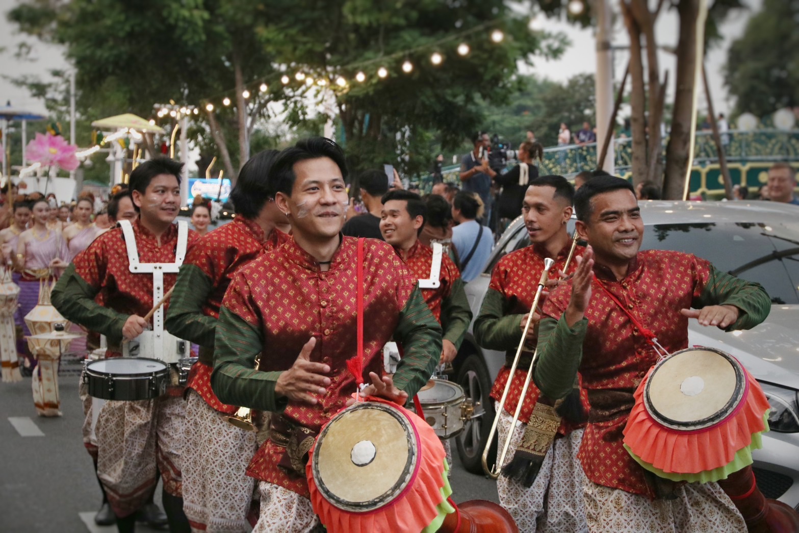 เปิดงานยิ่งใหญ่ เทศกาล “สีสันแห่งสายน้ำ มหกรรมลอยกระทง” คลองผดุงกรุงเกษม