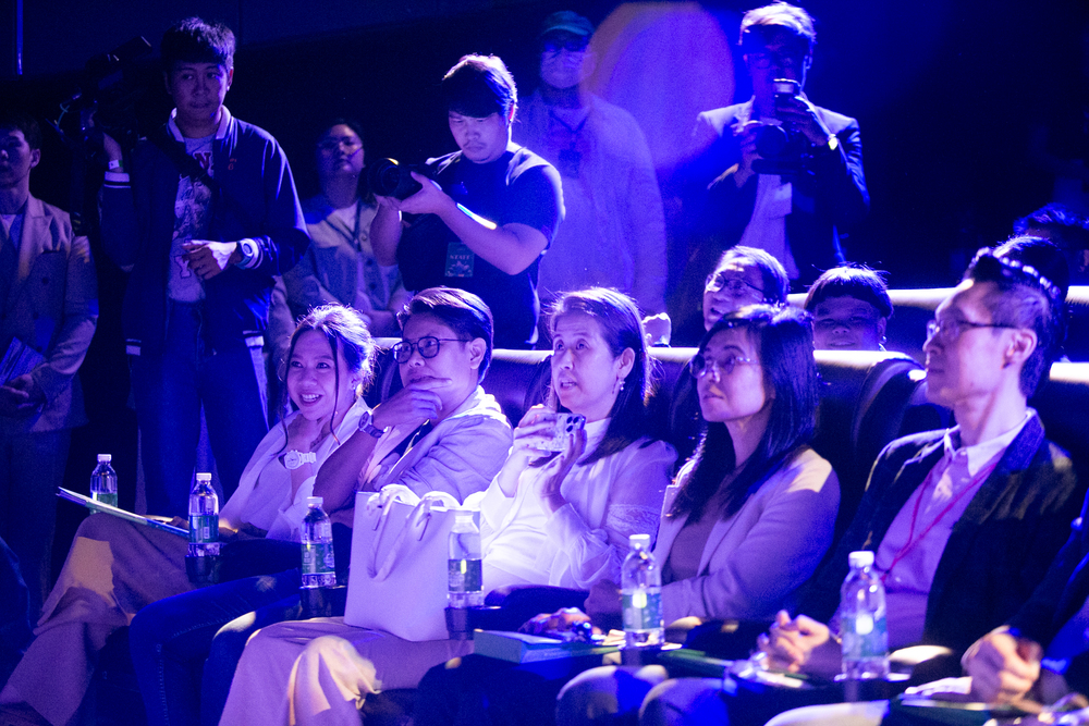 ภาพบรรยากาศในงานเปิดตัวหนังสือ “บาร์บีกอนกับภารกิจตามหาไฟศักดิ์สิทธิ์” 