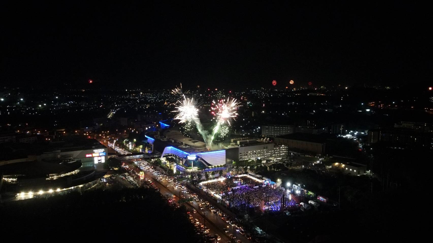 เปิดพิกัด 17 แลนด์มาร์กเคานต์ดาวน์ยิ่งใหญ่ ศูนย์การค้าเซ็นทรัลทั่วไทย