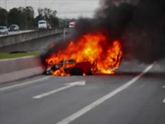 น่าเสียดาย Ferrari 458 ไหม้ทั้งคันเลย