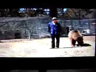 สยองขวัญ ครูฝึกดวงซวย โดนหมีบุกทำร้าย
