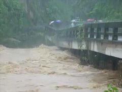 สะพานขาดต่อหน้า บ้านเขาน้อย สุราษฎร์ฯ