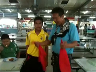 ‪กลดึงกางเกงใน ลาซาล‬‏