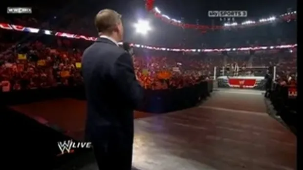WWE RAW 05-12-2011  2/6