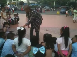 เล่นกลที่ลาซาล