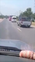 รถบัสครองถนน