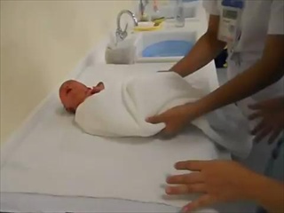 สอน อาบน้ำเด็กอ่อน ทารก แรกเกิด กับ คุณแม่มือใหม่ เข้าใจง่าย
