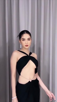 Ngoc Trinh เซ็กซี่สตาร์เวียดนาม มากับชุดไม่ธรรมดาอีกแล้ว
