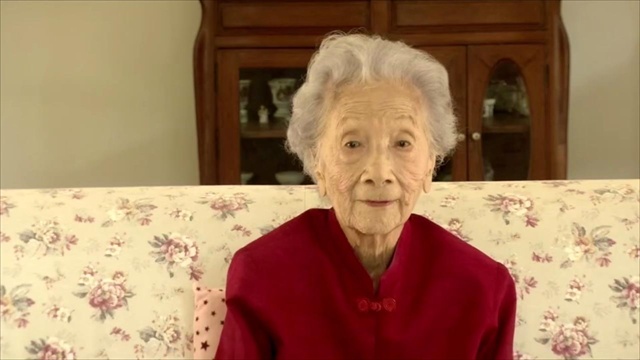 ประวัติไม่ธรรมดา คุณยายทวดวัย 101 ปี ผู้เคยถวายงานเป็นล่ามควีนเอลิซาเบธที่ 2